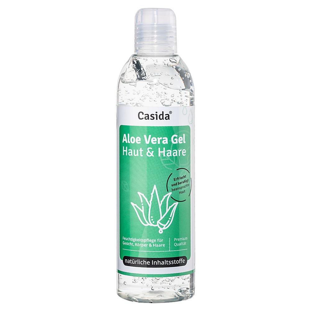 Eine Flasche mit grünem Etikett für Aloe Vera Gel.